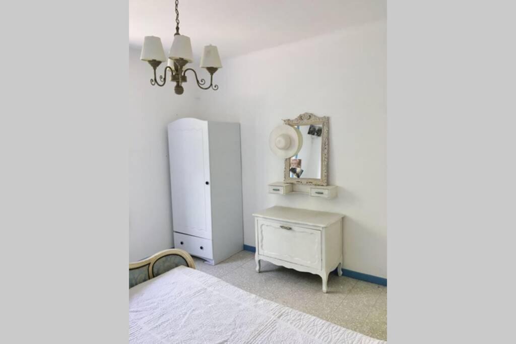 Villa Calme, Climatisee, Piscine, A 2 Pas Du Centre LʼIsle-sur-la-Sorgue Exteriör bild